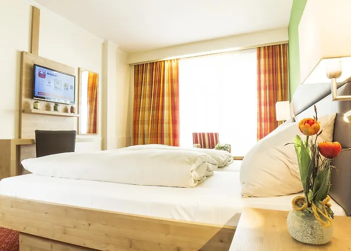 Roessl-dependance Neue Post מלון 3*